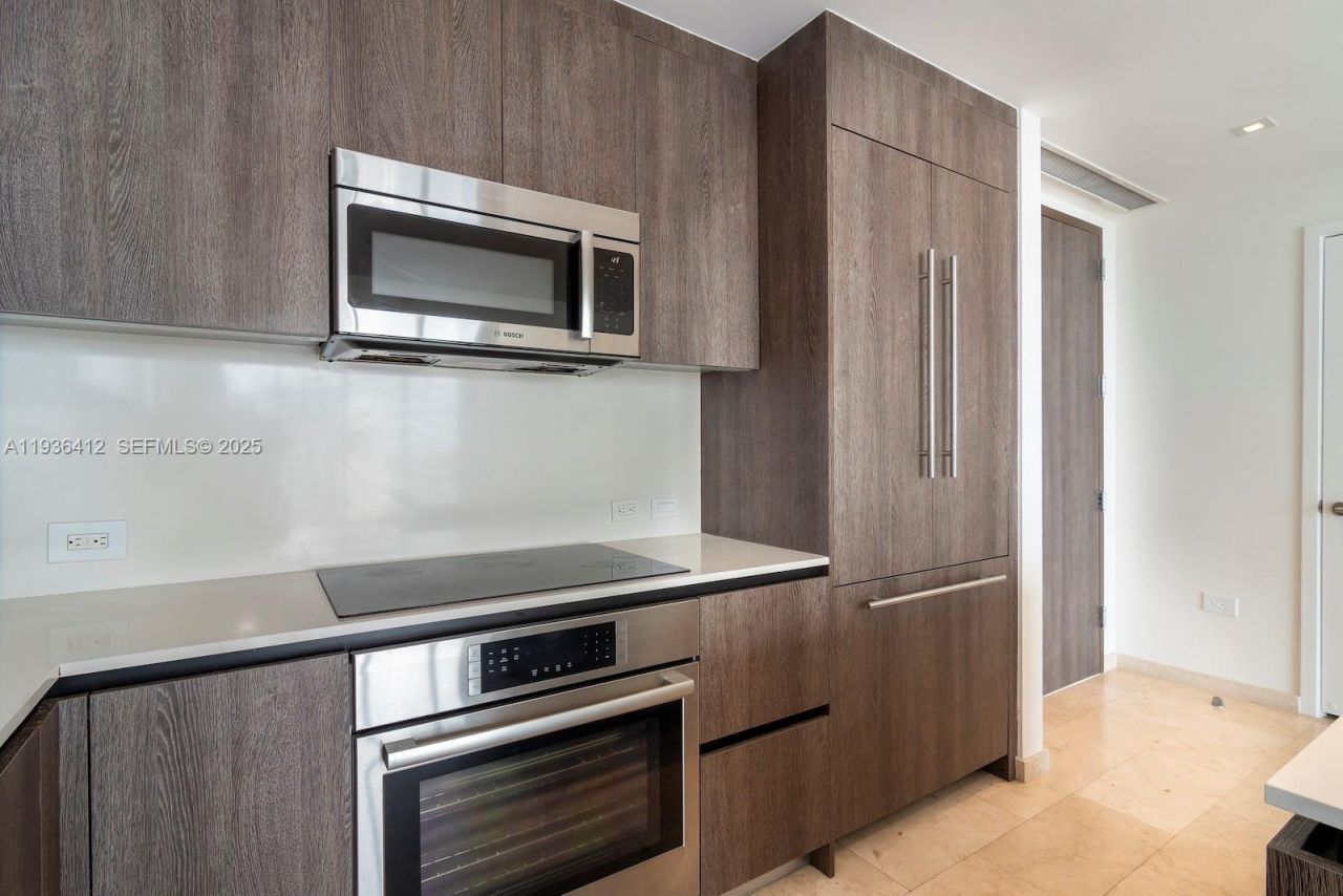 68 SE 6th St, Unit 2010, Miami, FL 33131 Photo