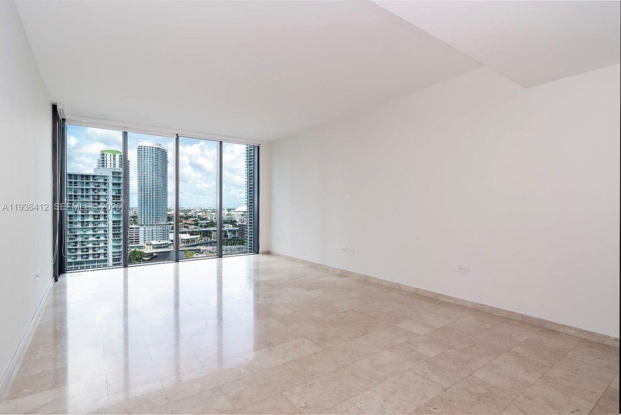 68 SE 6th St, Unit 2010, Miami, FL 33131 Photo