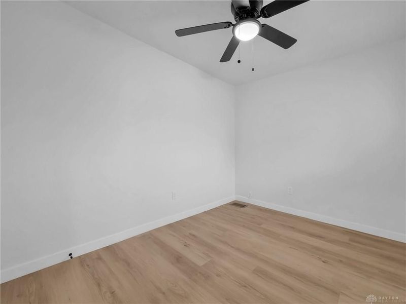 709 N Eppington Drive, Dayton, OH 45426 Photo 12