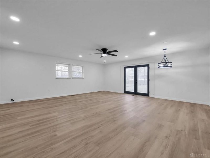 709 N Eppington Drive, Dayton, OH 45426 Photo 5