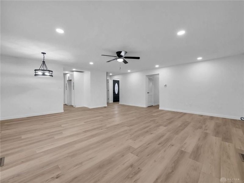 709 N Eppington Drive, Dayton, OH 45426 Photo 6