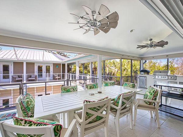 1233 Middle Gulf Dr, Sanibel, FL 33957