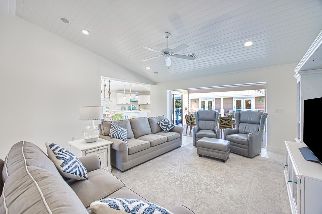 1233 Middle Gulf Dr, Sanibel, FL 33957 Photo