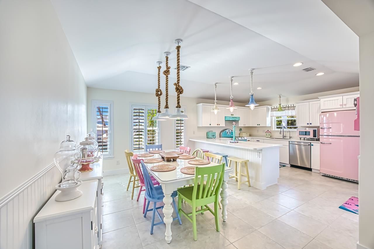 1233 Middle Gulf Dr, Sanibel, FL 33957 Photo