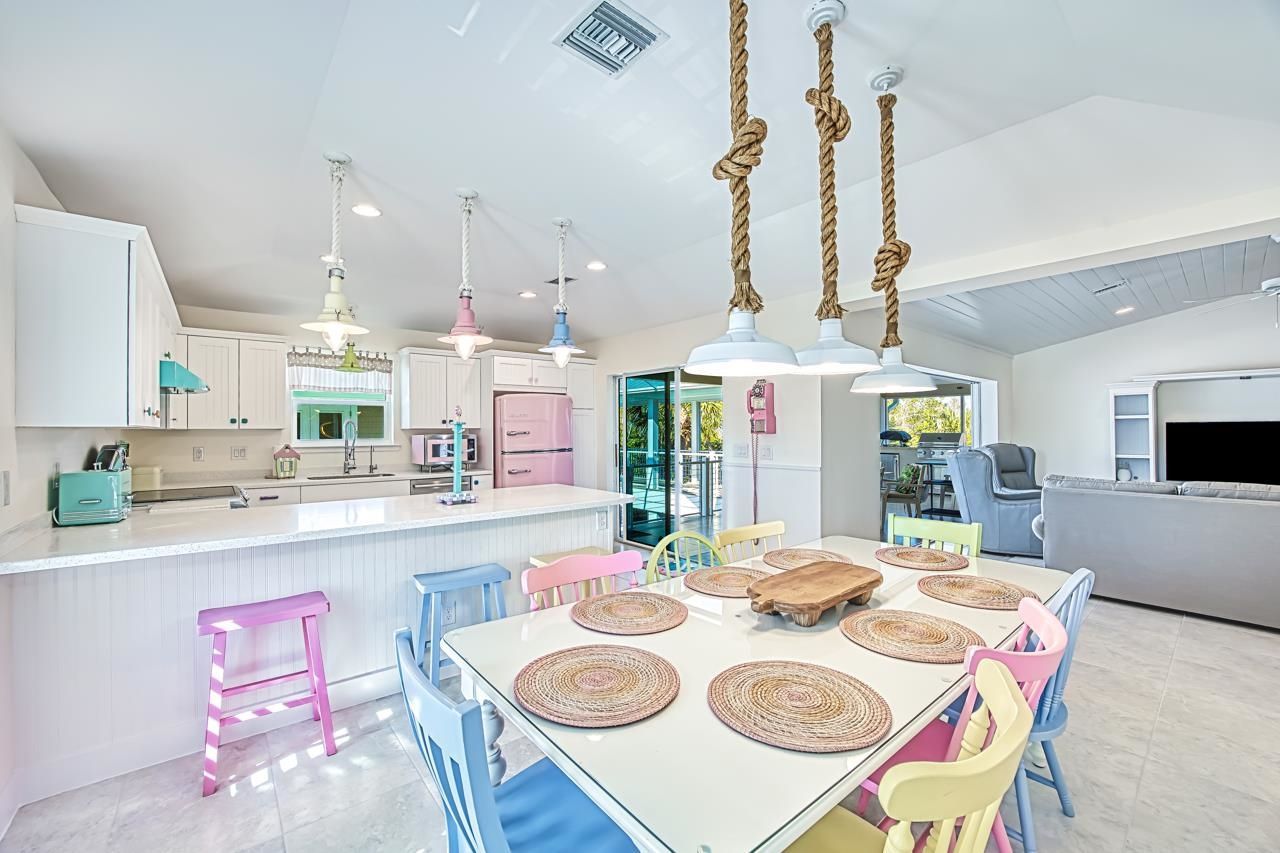 1233 Middle Gulf Dr, Sanibel, FL 33957 Photo