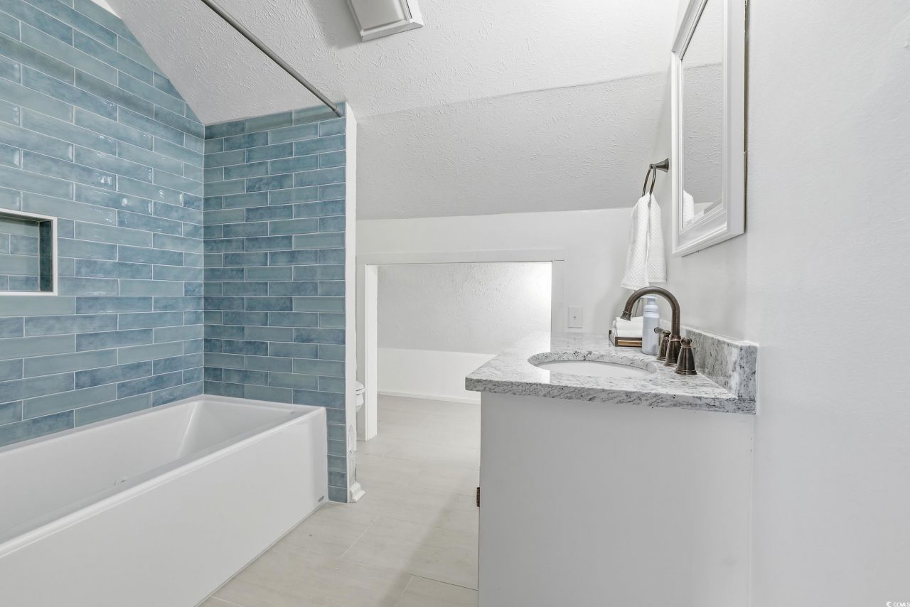 66 Smith Blvd. Photo 21