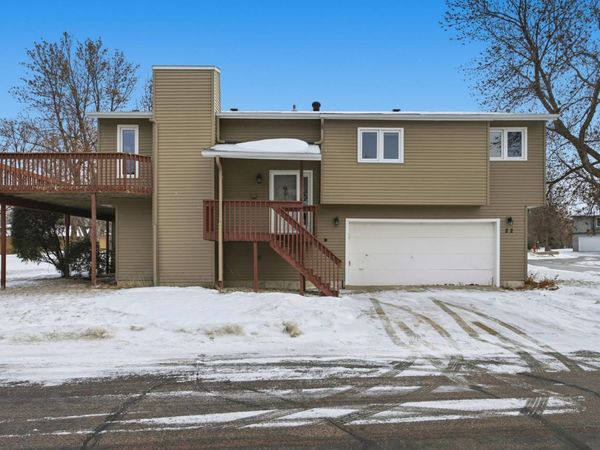 22 Fremont Drive S, Fargo, ND 58103