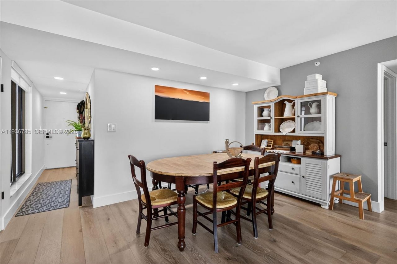 911 E Ponce De Leon Blvd, Unit 1504, Coral Gables, FL 33134 Photo