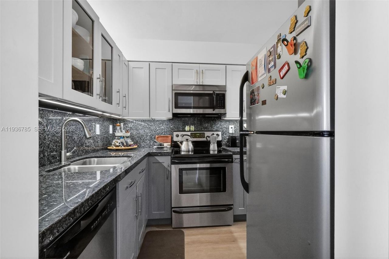 911 E Ponce De Leon Blvd, Unit 1504, Coral Gables, FL 33134 Photo