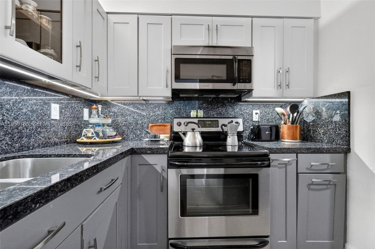 911 E Ponce De Leon Blvd, Unit 1504, Coral Gables, FL 33134 Photo