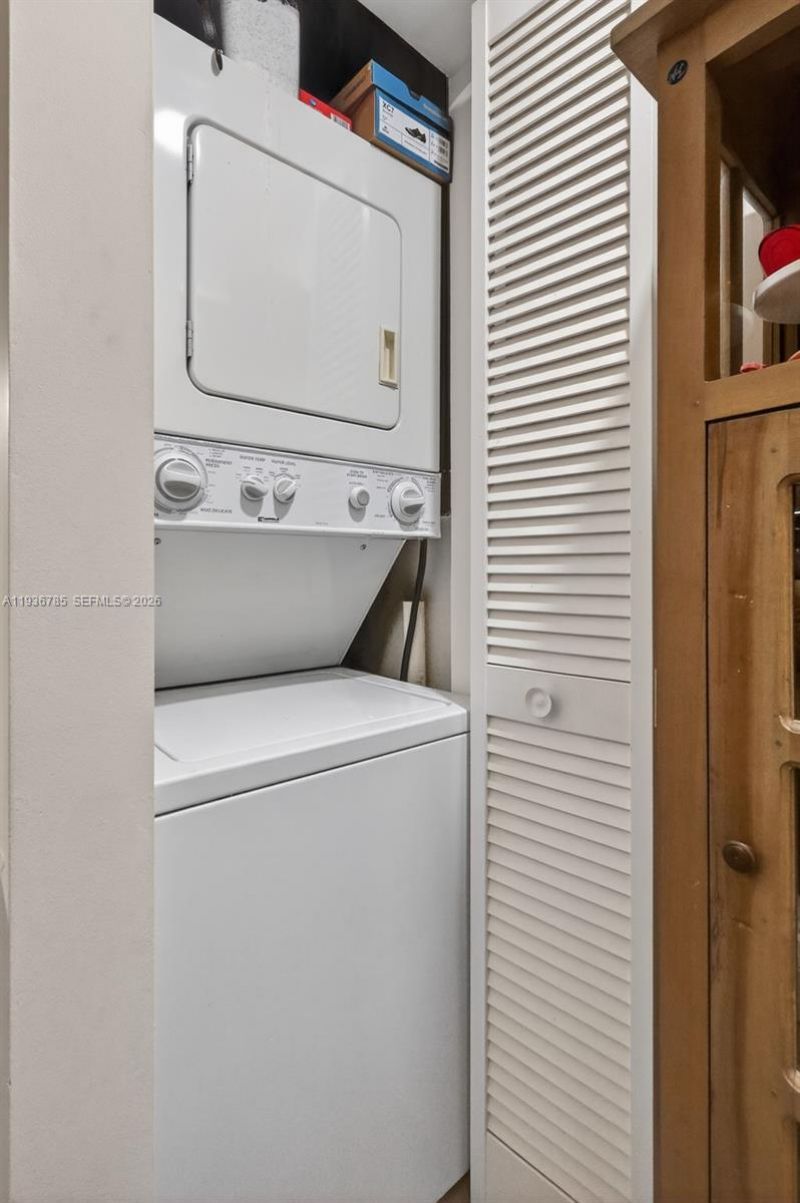 911 E Ponce De Leon Blvd, Unit 1504, Coral Gables, FL 33134 Photo