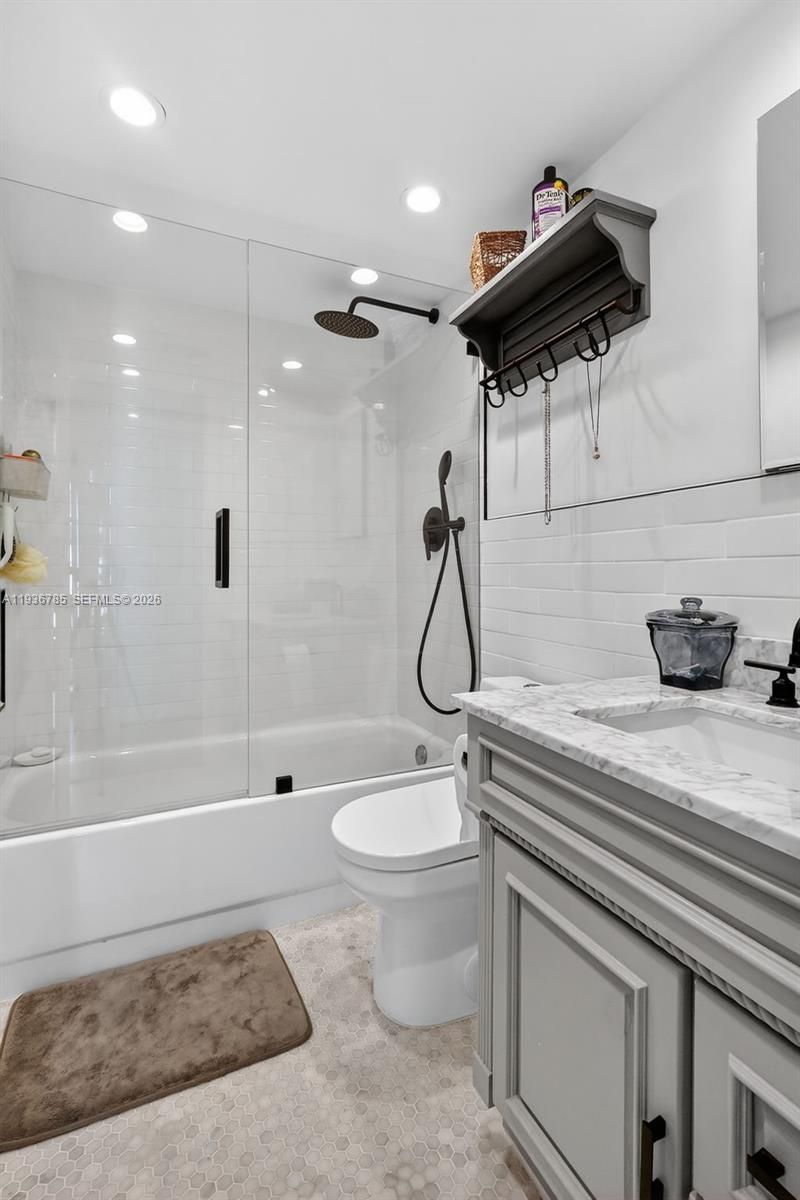 911 E Ponce De Leon Blvd, Unit 1504, Coral Gables, FL 33134 Photo