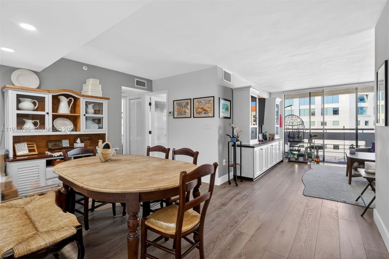 911 E Ponce De Leon Blvd, Unit 1504, Coral Gables, FL 33134 Photo