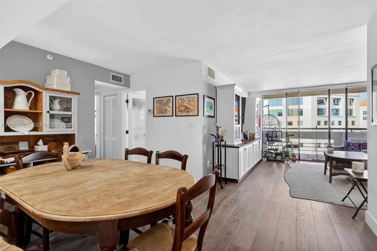 911 E Ponce De Leon Blvd, Unit 1504, Coral Gables, FL 33134 Photo