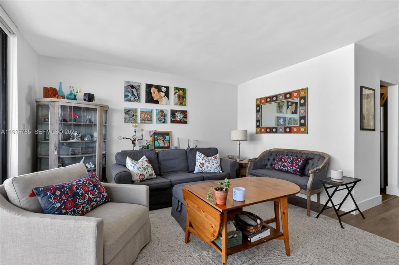 911 E Ponce De Leon Blvd, Unit 1504, Coral Gables, FL 33134 Photo