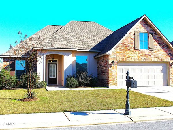 105 Lillian Street, Broussard, LA 70518