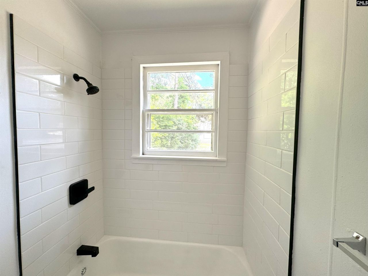 121 N Guignard Drive Photo 10