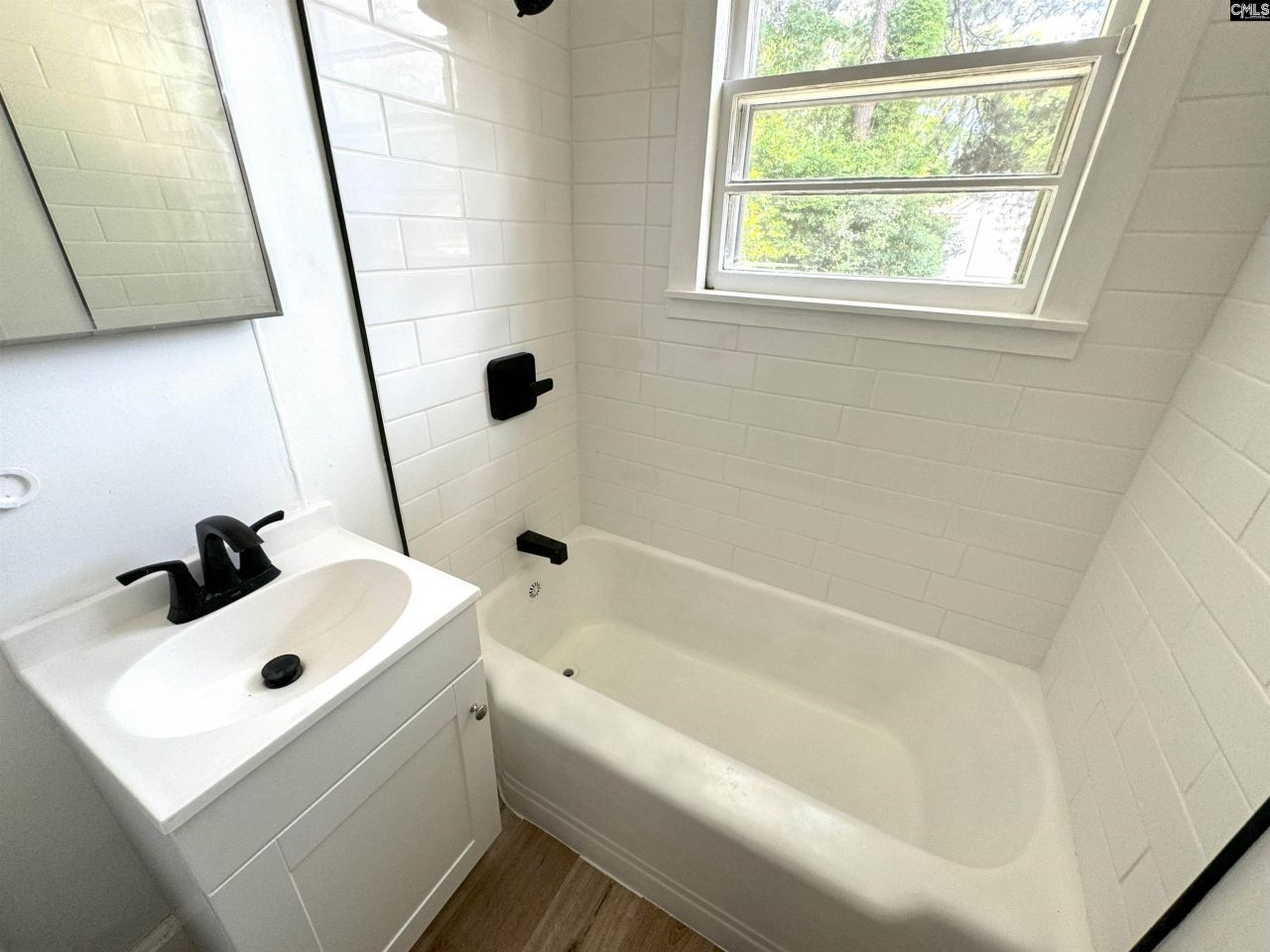 121 N Guignard Drive Photo 11