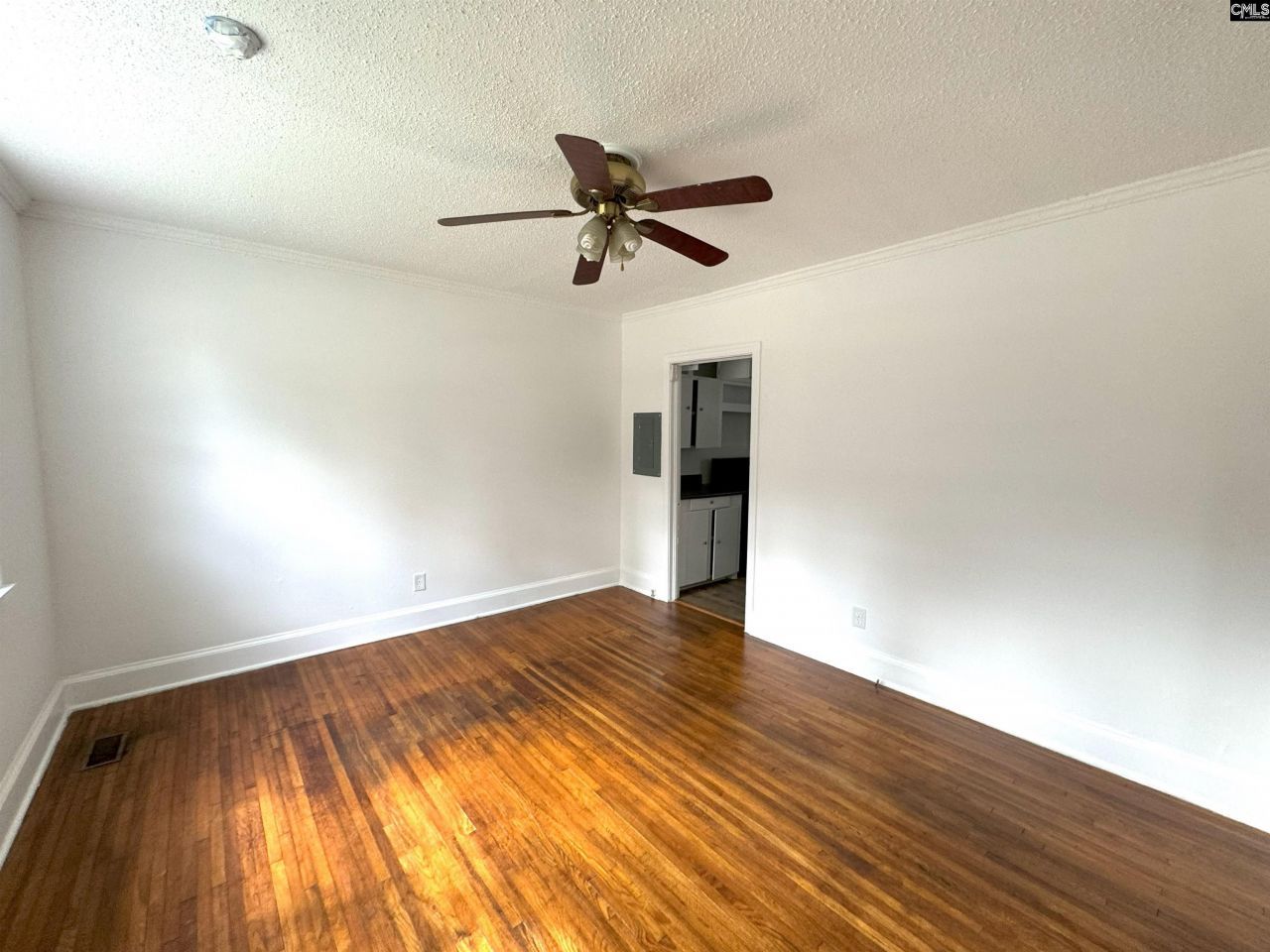 121 N Guignard Drive Photo 27