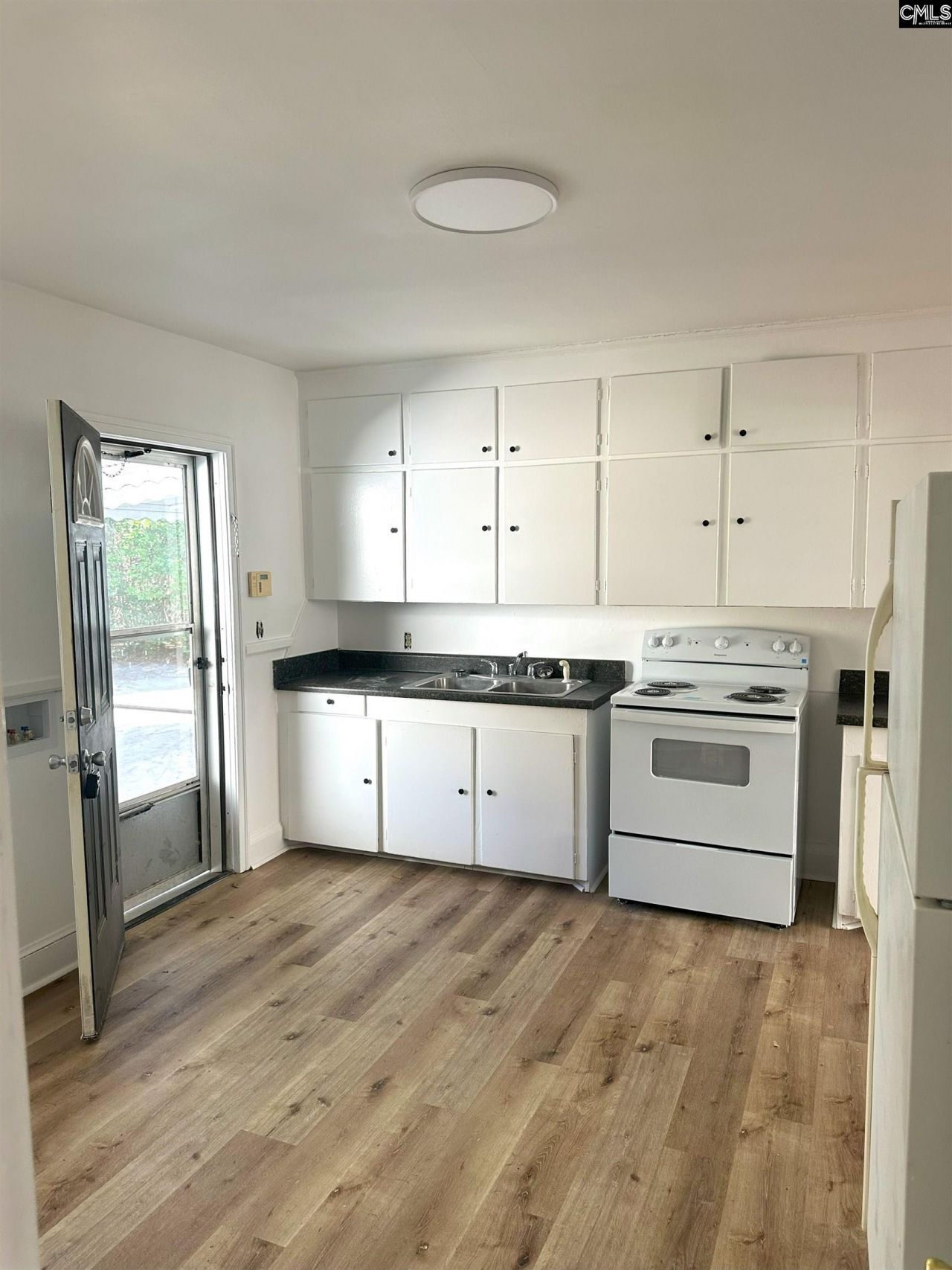 121 N Guignard Drive Photo 31