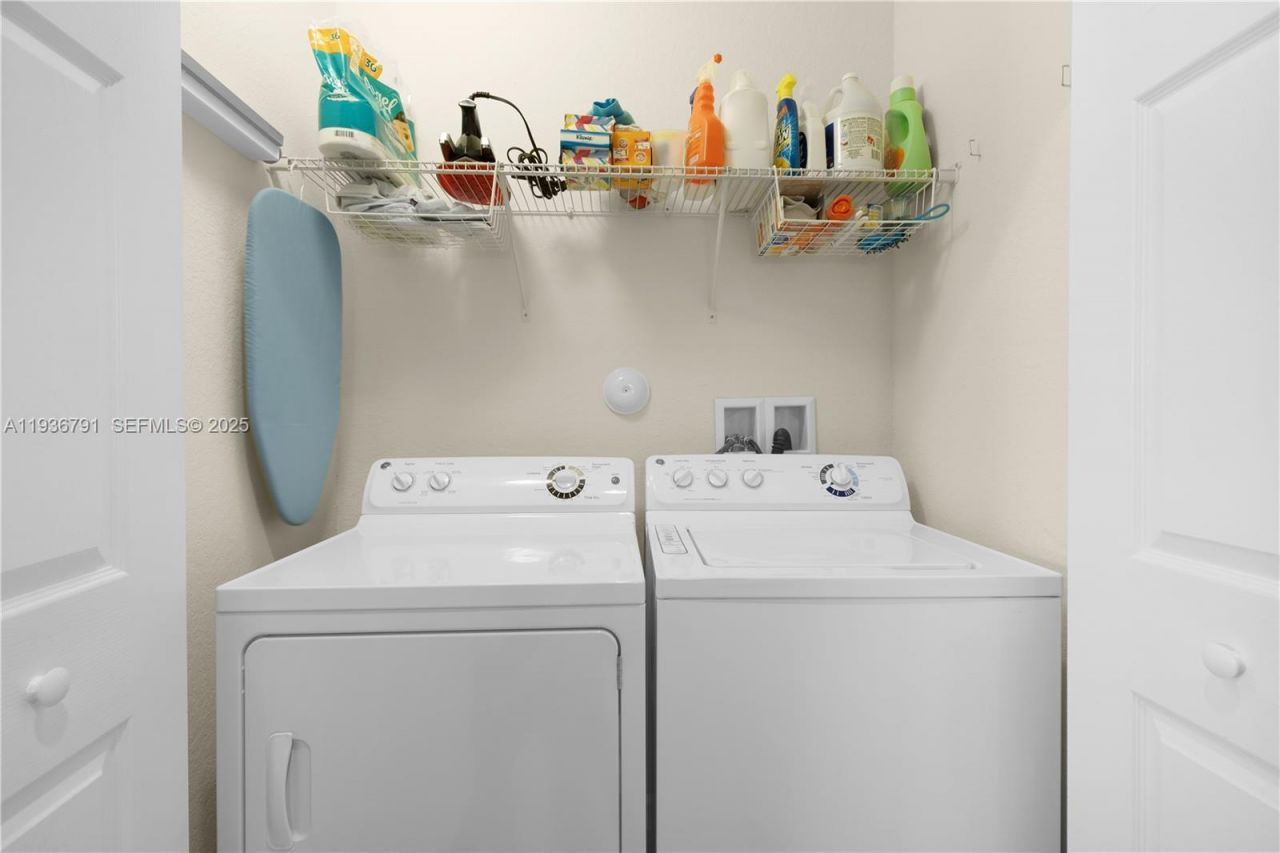 16789 SW 96th St, Miami, FL 33196 Photo