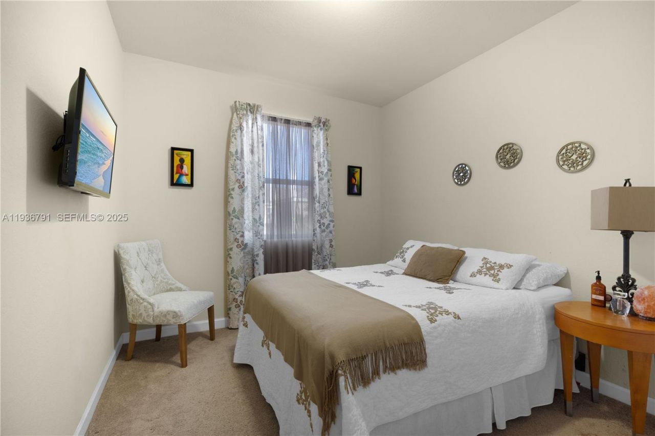 16789 SW 96th St, Miami, FL 33196 Photo