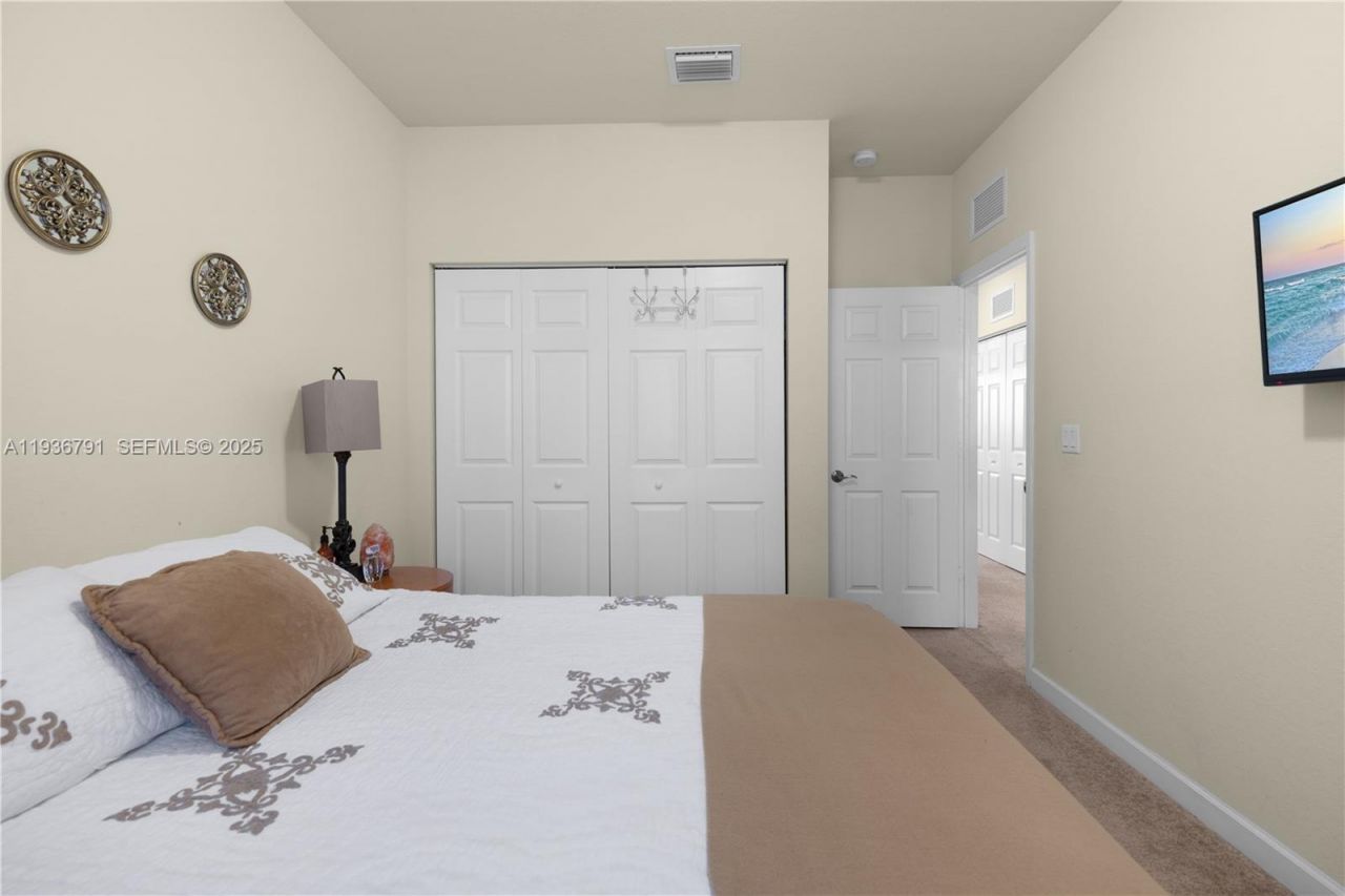 16789 SW 96th St, Miami, FL 33196 Photo