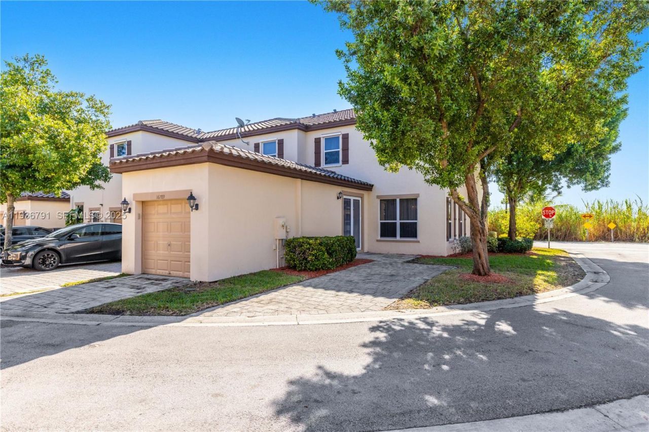 16789 SW 96th St, Miami, FL 33196 Photo