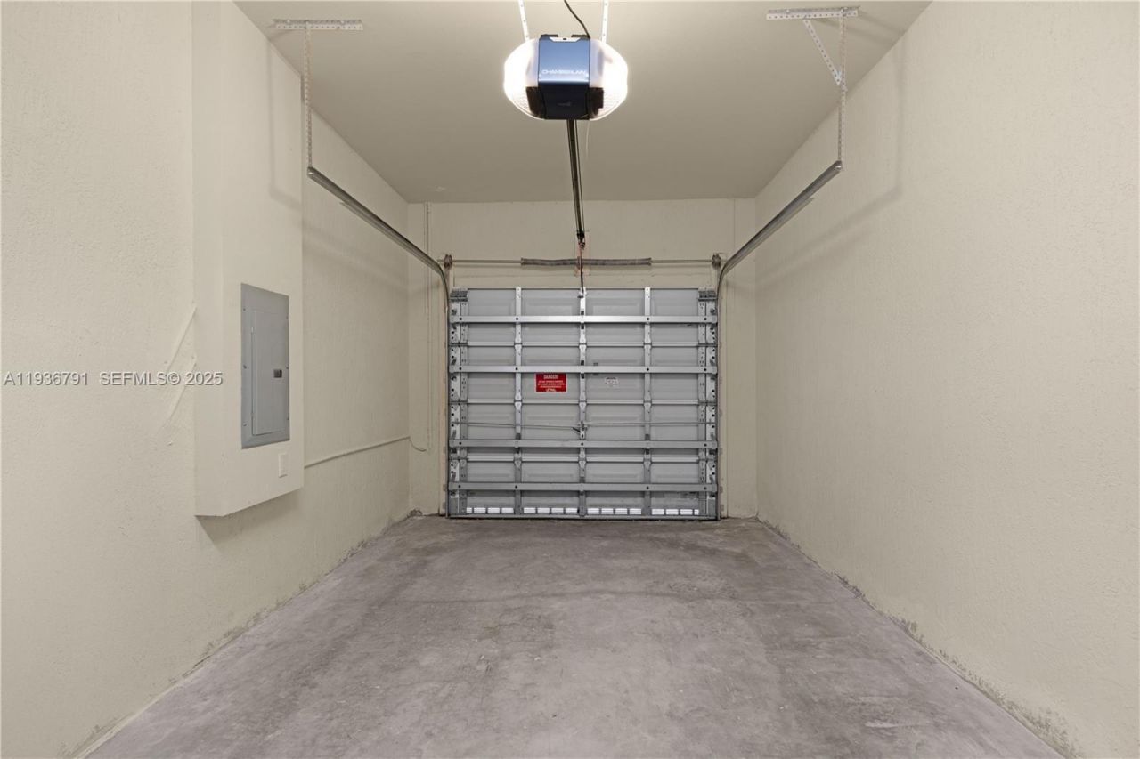 16789 SW 96th St, Miami, FL 33196 Photo