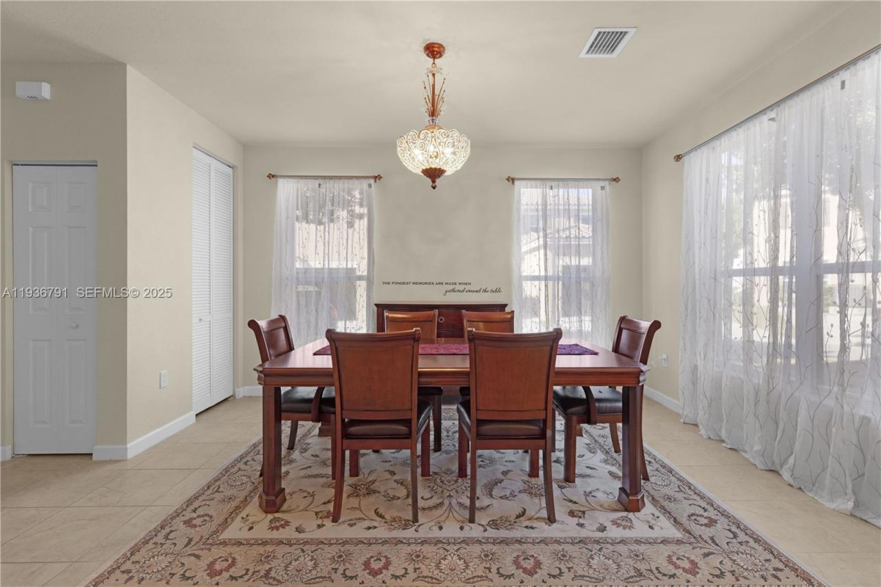 16789 SW 96th St, Miami, FL 33196 Photo