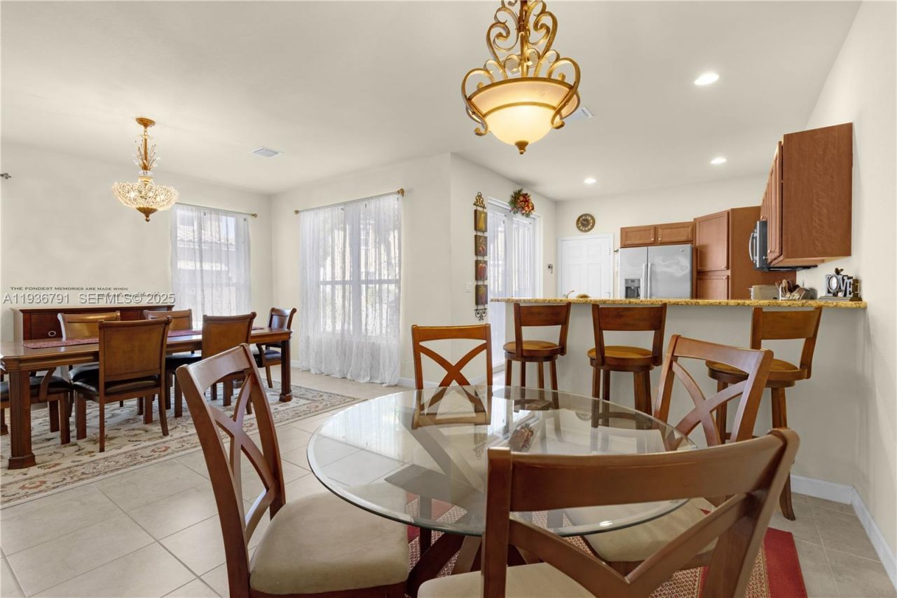 16789 SW 96th St, Miami, FL 33196 Photo