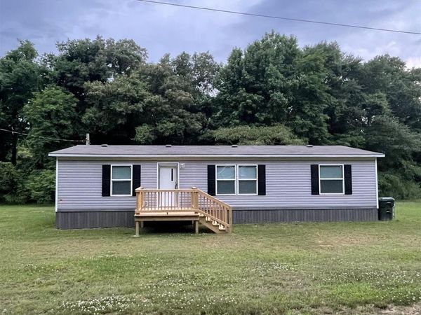 203 Bainbridge Loop, Muscle Shoals, AL 35661