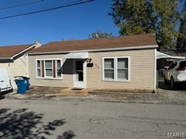 423 Degenhardt Avenue, St Louis, MO 63125