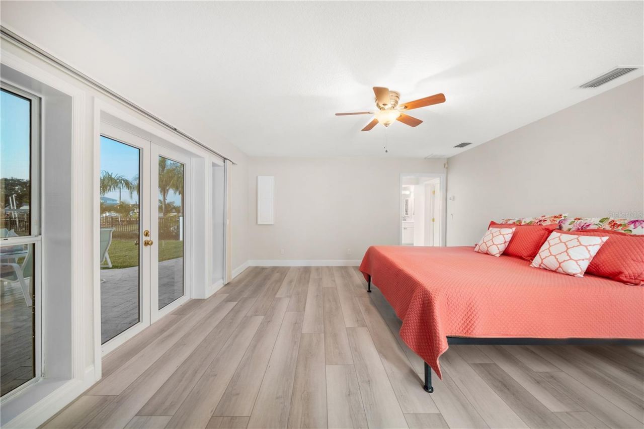 402 Harbor View Lane, Largo, FL 33770 Photo