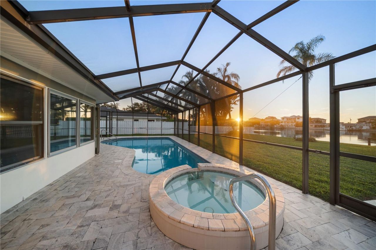 402 Harbor View Lane, Largo, FL 33770 Photo