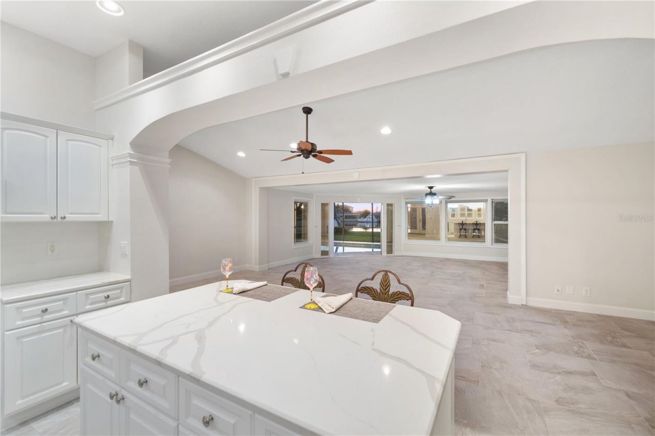 402 Harbor View Lane, Largo, FL 33770 Photo