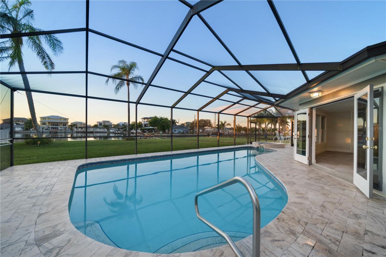 402 Harbor View Lane, Largo, FL 33770 Photo