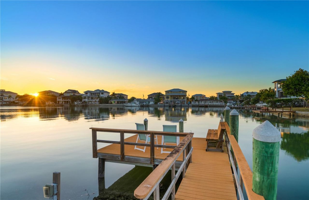 402 Harbor View Lane, Largo, FL 33770 Photo