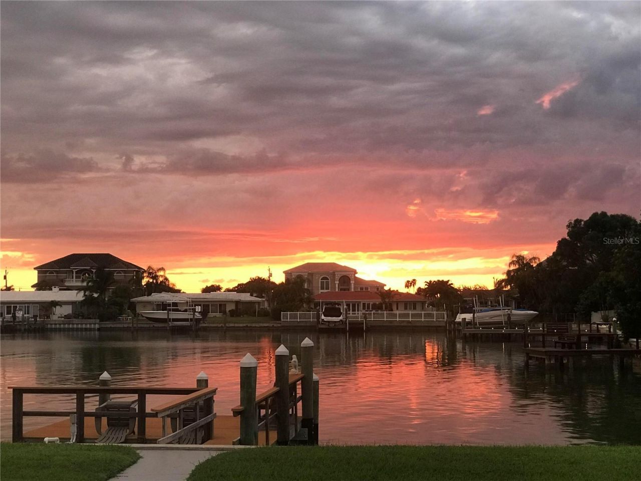 402 Harbor View Lane, Largo, FL 33770 Photo