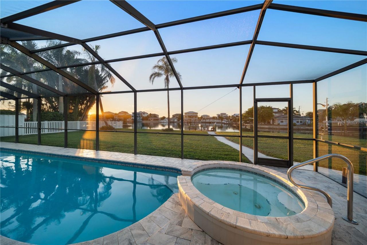 402 Harbor View Lane, Largo, FL 33770 Photo