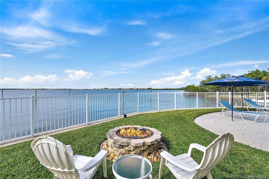 4105 NE Rigels Cove Way, Jensen Beach, FL 34957 Photo