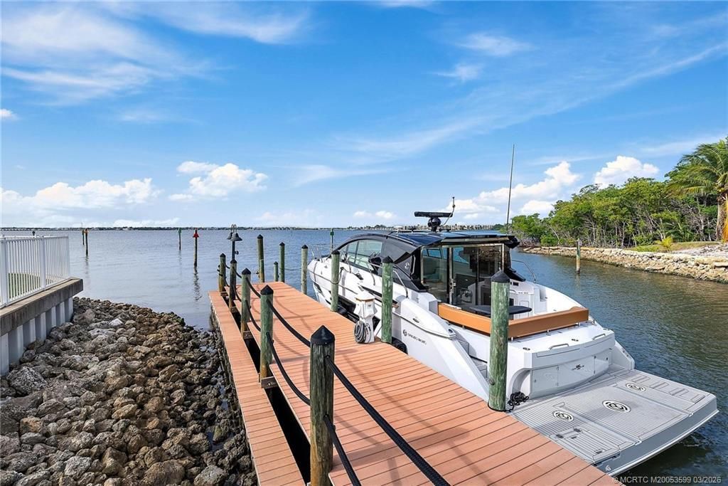 4105 NE Rigels Cove Way, Jensen Beach, FL 34957 Photo