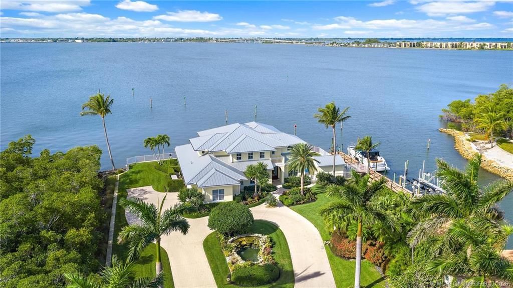 4105 NE Rigels Cove Way, Jensen Beach, FL 34957 Photo