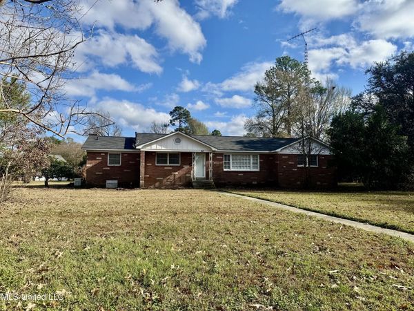 12 Fatherland Road, Natchez, MS 39120