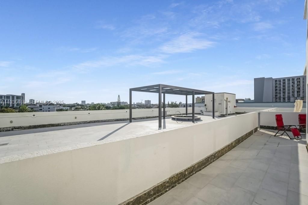 10 SW South River Dr, Unit 608, Miami, FL 33130 Photo