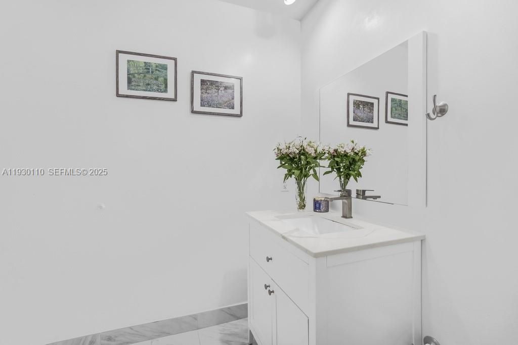 10 SW South River Dr, Unit 608, Miami, FL 33130 Photo