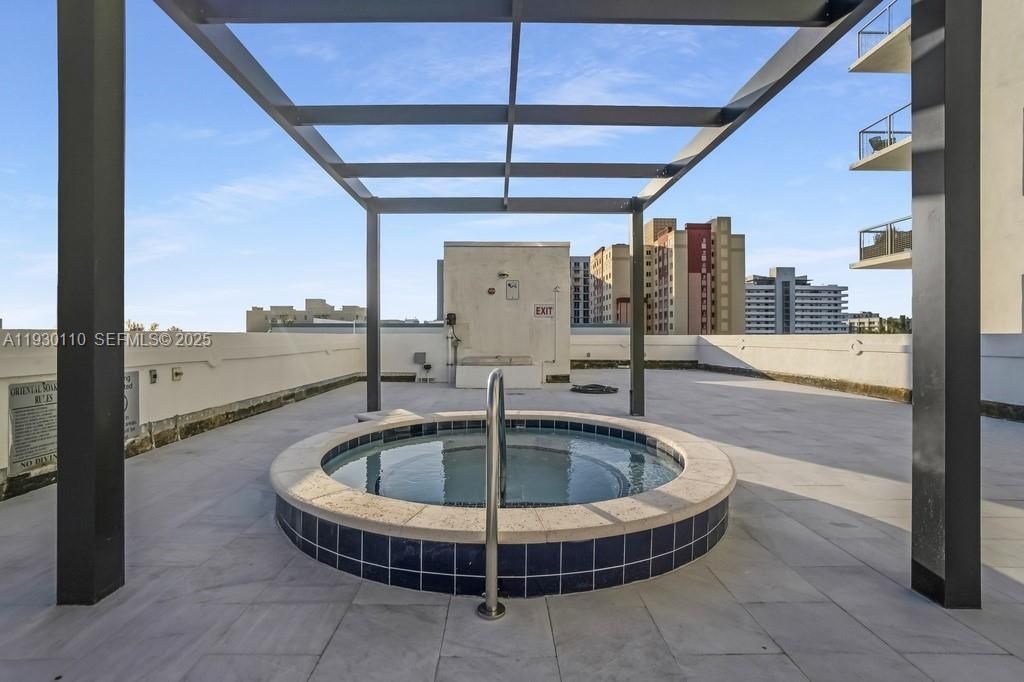 10 SW South River Dr, Unit 608, Miami, FL 33130 Photo