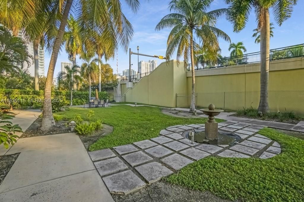 10 SW South River Dr, Unit 608, Miami, FL 33130 Photo