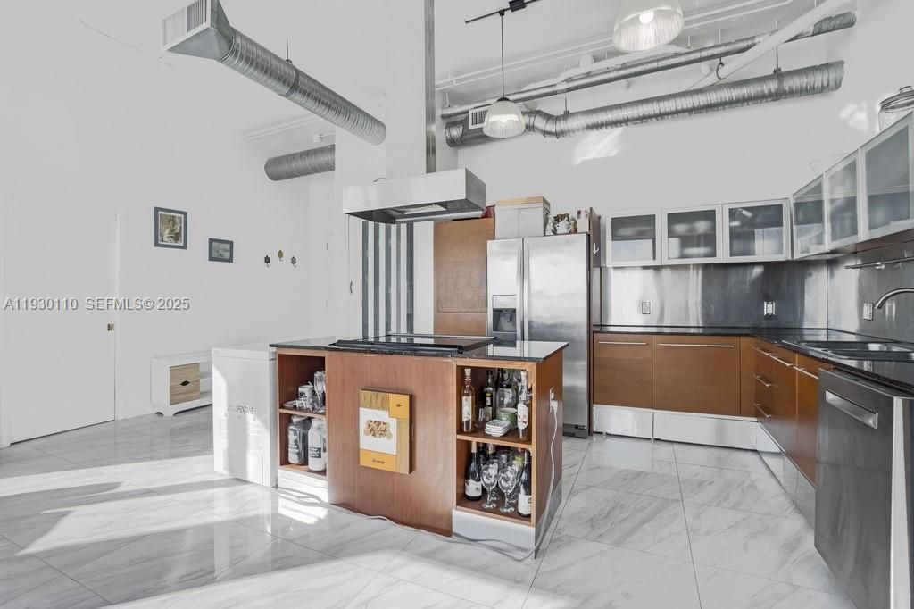 10 SW South River Dr, Unit 608, Miami, FL 33130 Photo