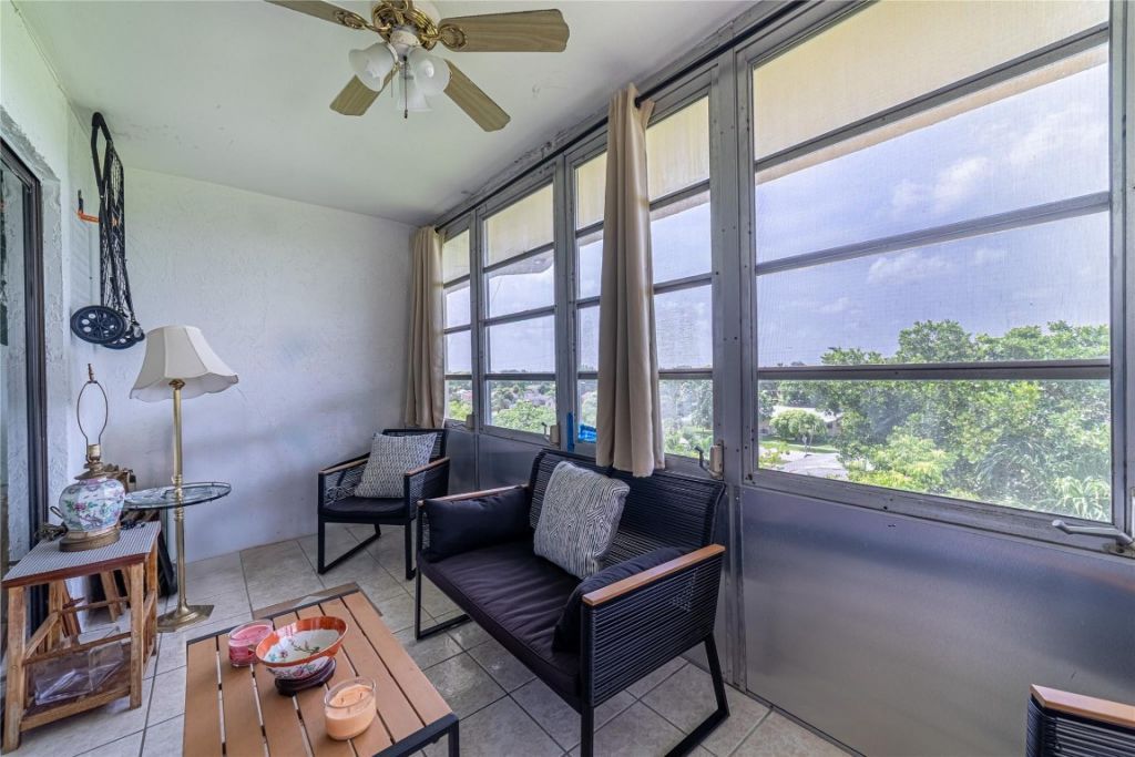 4151 NW 41st Street, Unit 409, Lauderdale Lakes, FL 33319 Photo